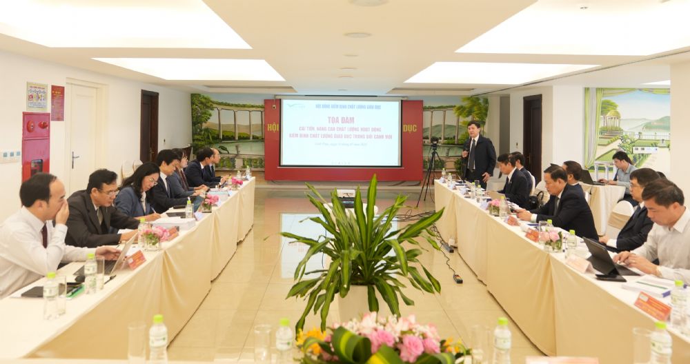 Trung tâm Kiểm định chất lượng giáo dục - ĐHQGHN tổ chức thành công Toạ đàm “Cải tiến, nâng cao chất lượng hoạt động KĐCLGD trong bối cảnh mới” của Hội đồng KĐCLGD